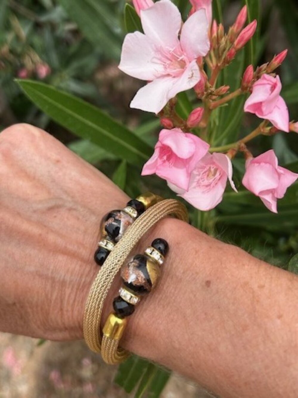 MURANO GLASS BLACK Made in Italy Gold Mesh Wrap Bracelet